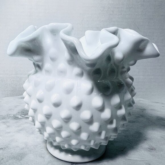 Vintage Fenton White Milk Glass Hobnail Ruffled Edge Vase 4.25" Cottagecore - Picture 6 of 8